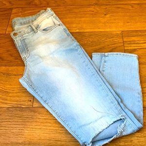 Old Navy Super Skinny Ripped Jeans Mid-rise Jeans 10P GUC